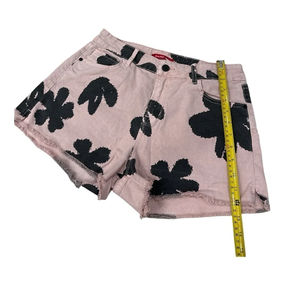 Smoke Rise Red Black Jean Shorts with Bold Floral Print size L